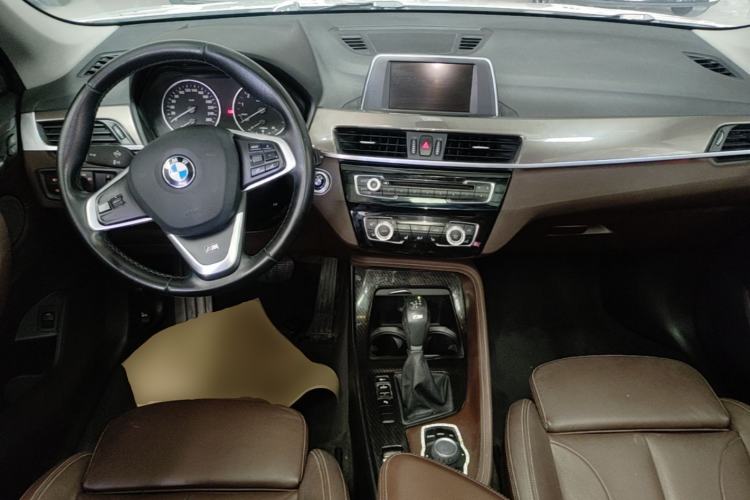 Used BMW X1 2016 sDrive18Li Luxury Model Center Console