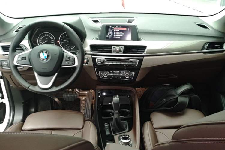 Used BMW X1 2016 sDrive20Li Luxury Model Center Console