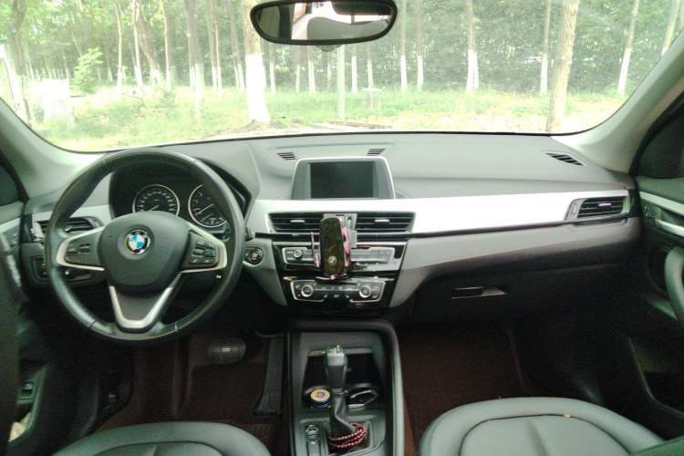 Used BMW X1 2016 sDrive18Li Premium Edition Center Console
