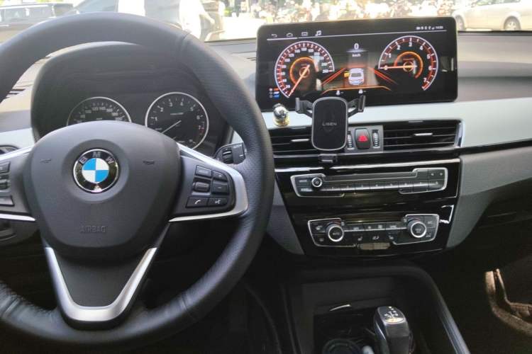 Used BMW X1 2016 sDrive18Li Premium Edition Center Console