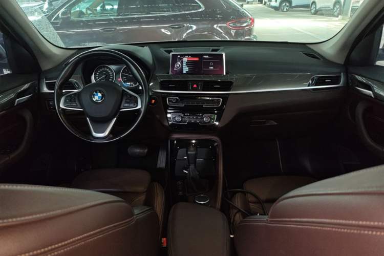 Used BMW X1 2016 xDrive20Li Luxury Model Center Console