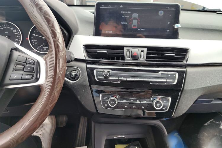 Used BMW X1 2016 sDrive18Li Premium Edition Center Console