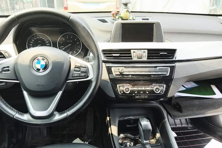 Used BMW X1 2016 sDrive18Li Premium Edition Center Console