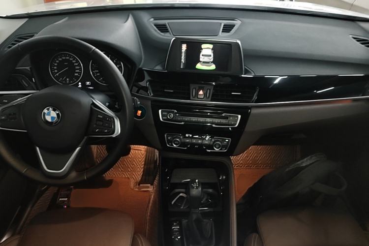 Used BMW X1 2016 sDrive20Li Luxury Model Center Console