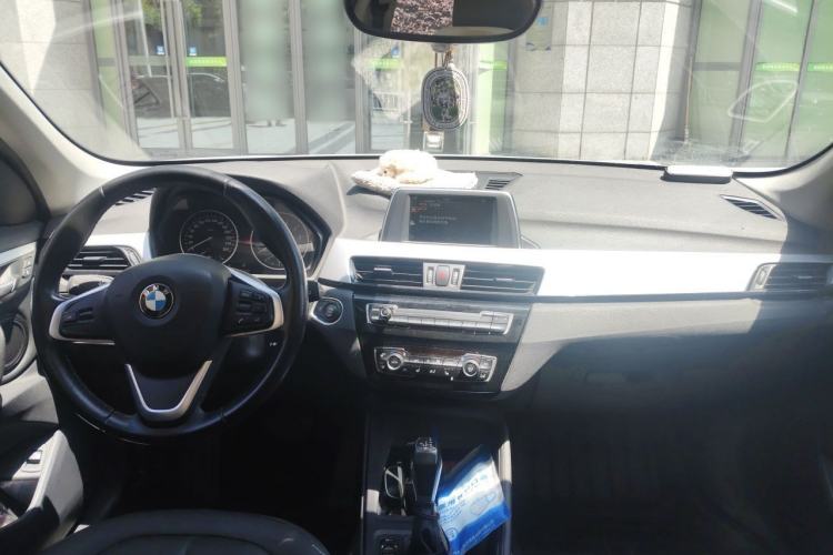 Used BMW X1 2016 sDrive18Li Premium Edition Center Console