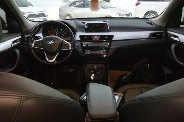 Used BMW X1 2016 sDrive18Li Premium Edition Center Console
