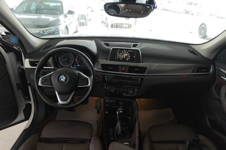 Used BMW X1 2016 sDrive18Li Luxury Model Center Console