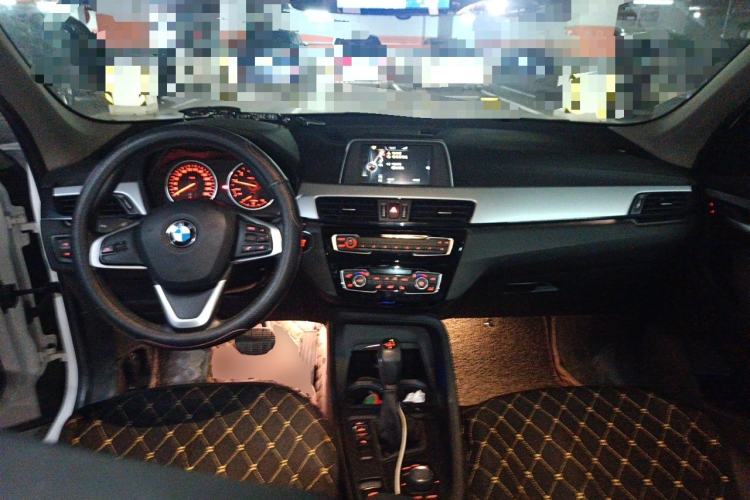 Used BMW X1 2016 sDrive18Li Premium Edition Center Console