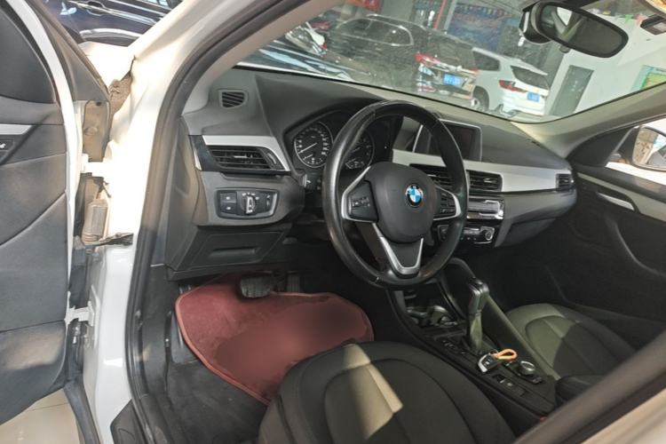 Used BMW X1 2016 sDrive18Li Premium Edition Driver Seat