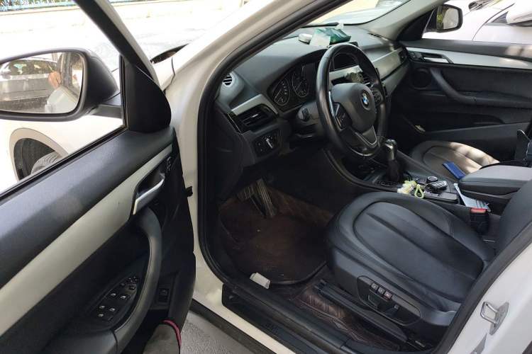 Used BMW X1 2016 sDrive18Li Premium Edition Driver Seat