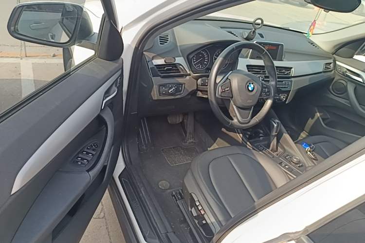 Used BMW X1 2016 sDrive18Li Premium Edition Driver Seat
