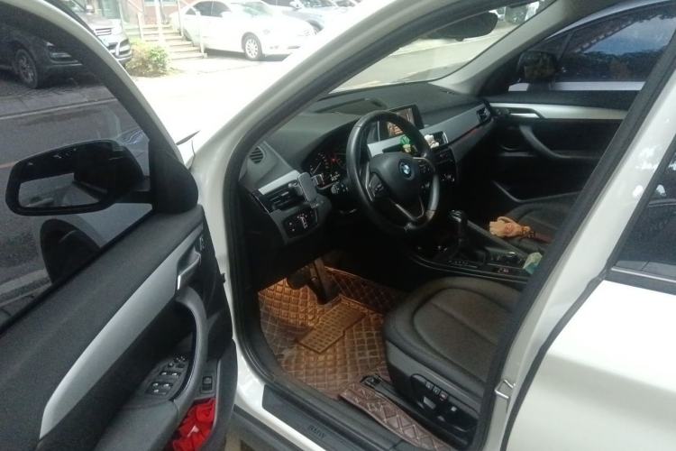 Used BMW X1 2016 sDrive18Li Premium Edition Driver Seat