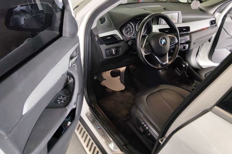Used BMW X1 2016 sDrive18Li Premium Edition Driver Seat