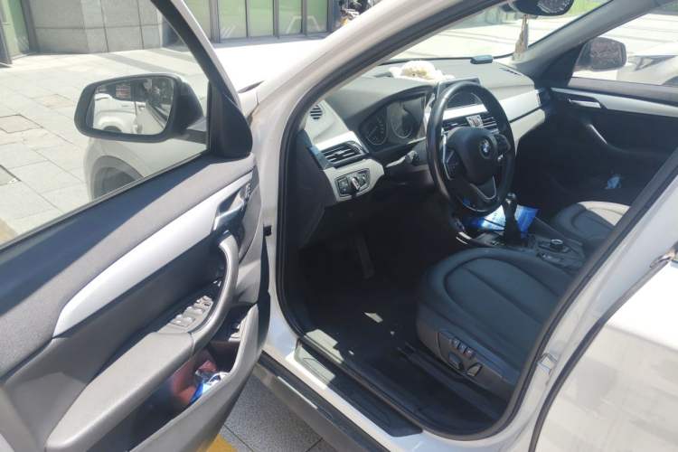 Used BMW X1 2016 sDrive18Li Premium Edition Driver Seat