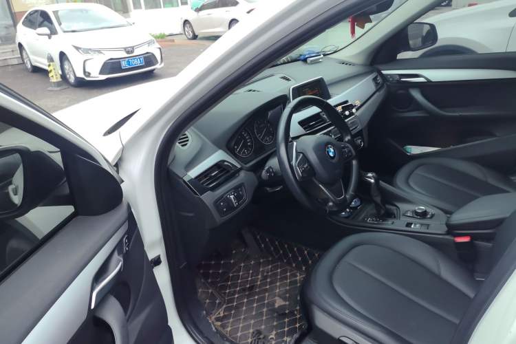 Used BMW X1 2016 sDrive18Li Premium Edition Driver Seat