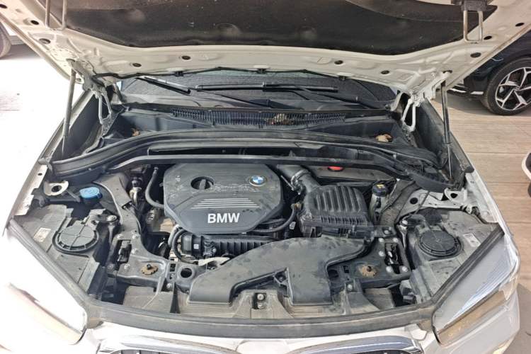 Used BMW X1 2016 sDrive18Li Fashion Model Engine Bay