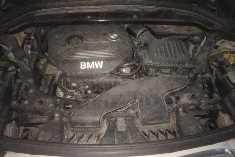 Used BMW X1 2016 sDrive18Li Fashion Model Engine Bay