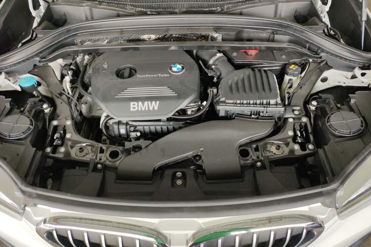 Used BMW X1 2016 sDrive18Li Fashion Model Engine Bay