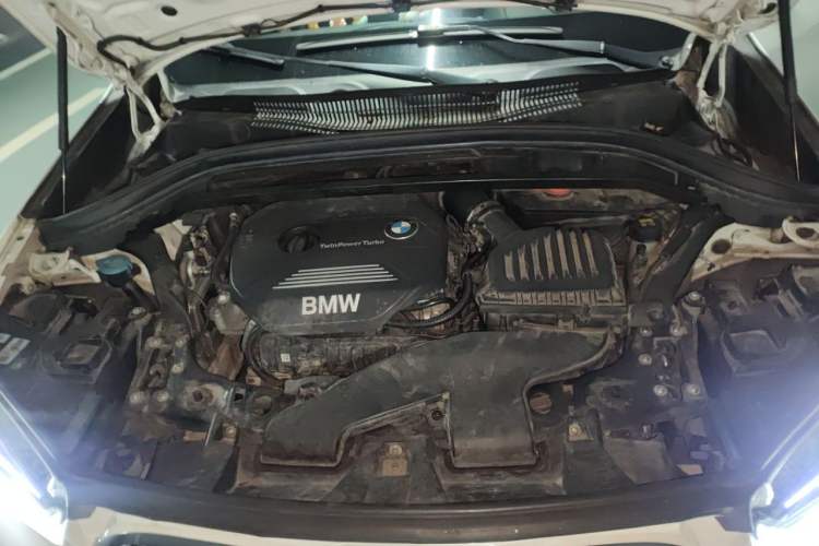 Used BMW X1 2016 sDrive18Li Fashion Model Engine Bay