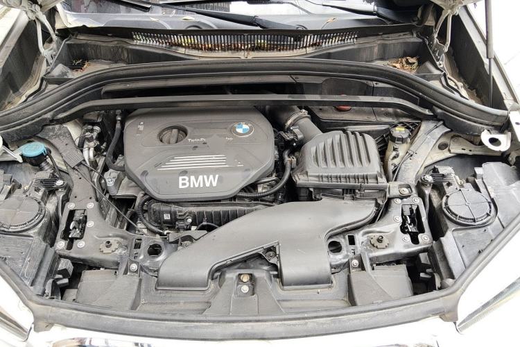 Used BMW X1 2016 sDrive18Li Fashion Model Engine Bay