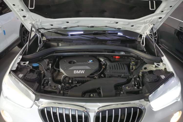 Used BMW X1 2016 sDrive18Li Fashion Model Engine Bay