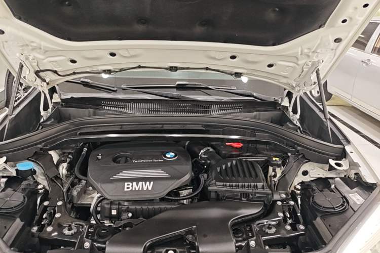 Used BMW X1 2016 sDrive18Li Fashion Model Engine Bay