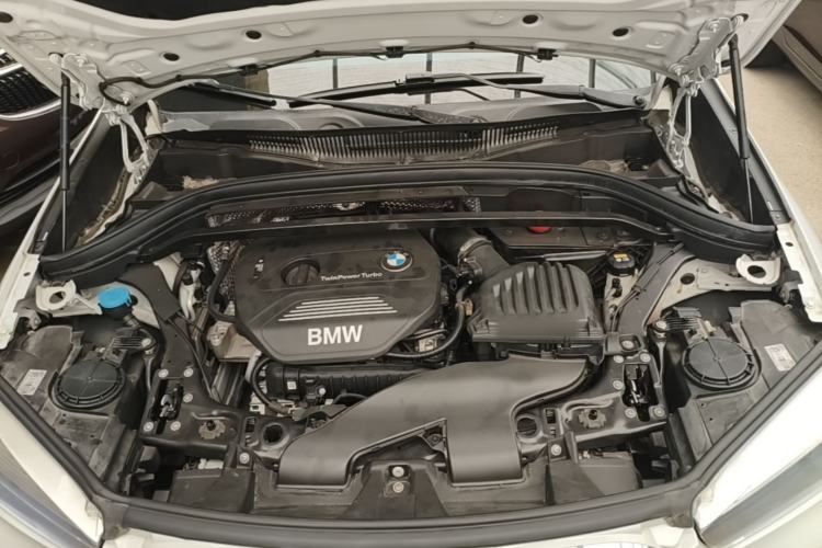 Used BMW X1 2016 sDrive18Li Fashion Model Engine Bay