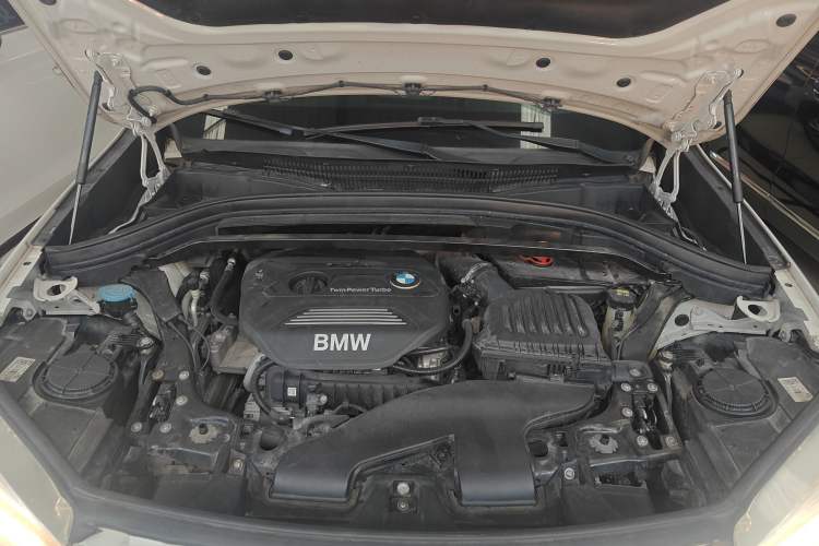 Used BMW X1 2016 sDrive18Li Fashion Model Engine Bay