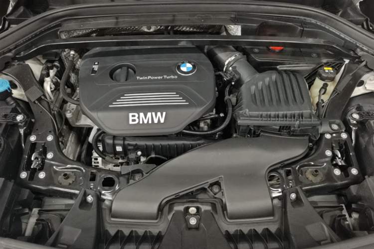Used BMW X1 2016 sDrive18Li Fashion Model Engine Bay