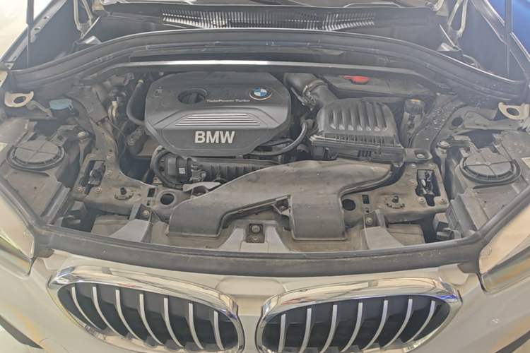 Used BMW X1 2016 sDrive18Li Fashion Model Engine Bay