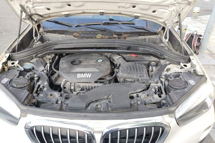 Used BMW X1 2016 sDrive18Li Fashion Model Engine Bay
