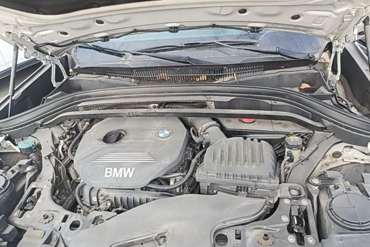 Used BMW X1 2016 sDrive18Li Fashion Model Engine Bay