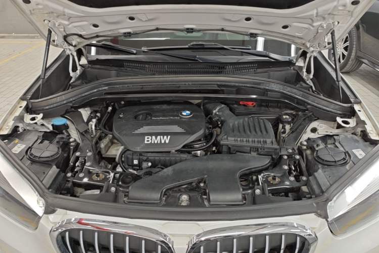 Used BMW X1 2016 sDrive18Li Fashion Model Engine Bay