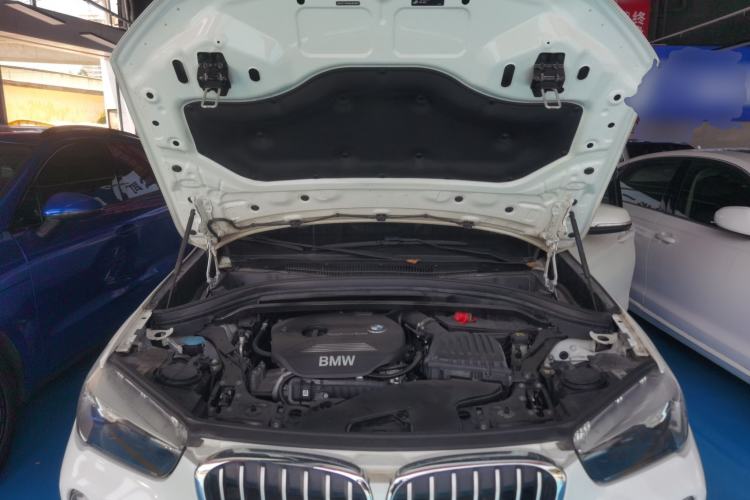 Used BMW X1 2016 sDrive18Li Fashion Model Engine Bay