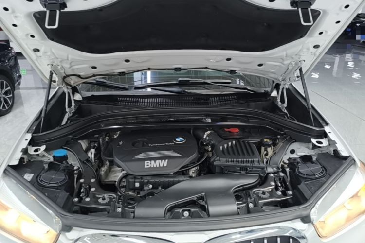 Used BMW X1 2016 sDrive18Li Fashion Model Engine Bay