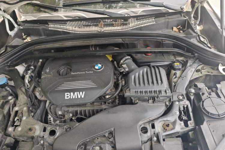 Used BMW X1 2016 sDrive18Li Fashion Model Engine Bay