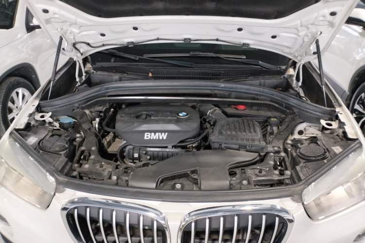 Used BMW X1 2016 sDrive18Li Fashion Model Engine Bay