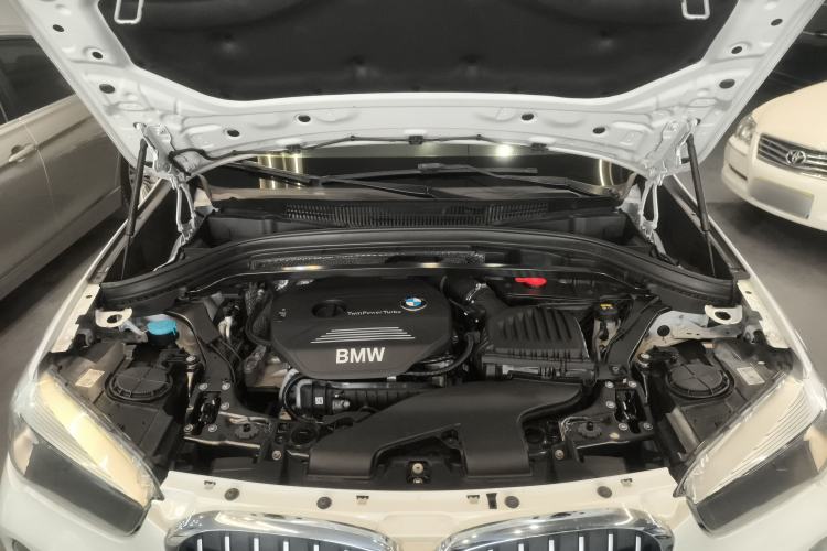 Used BMW X1 2016 sDrive18Li Fashion Model Engine Bay