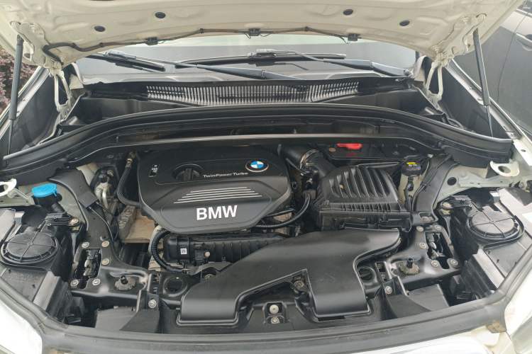 Used BMW X1 2016 sDrive18Li Fashion Model Engine Bay