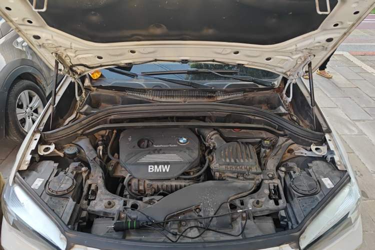 Used BMW X1 2016 sDrive18Li Fashion Model Engine Bay