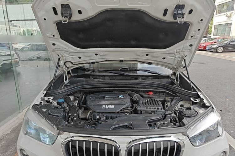 Used BMW X1 2016 sDrive18Li Fashion Model Engine Bay