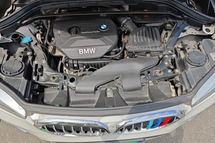 Used BMW X1 2016 sDrive18Li Fashion Model Engine Bay