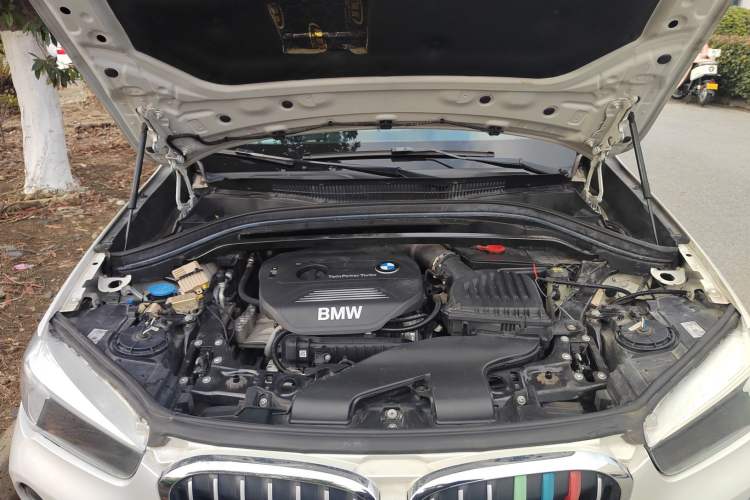 Used BMW X1 2016 sDrive18Li Fashion Model Engine Bay