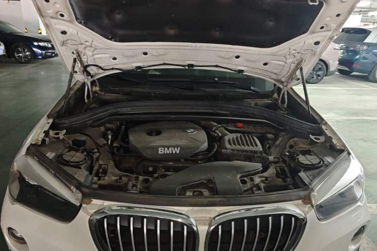 Used BMW X1 2016 sDrive18Li Fashion Model Engine Bay