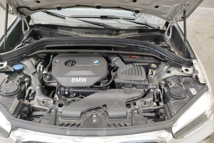Used BMW X1 2016 sDrive18Li Fashion Model Engine Bay