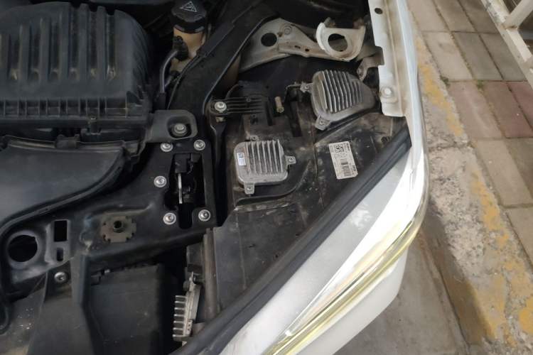Used BMW X1 2016 sDrive18Li Premium Edition Engine Bay Left
