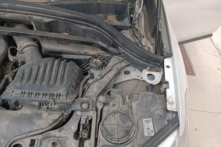 Used BMW X1 2016 sDrive18Li Fashion Model Engine Bay Left