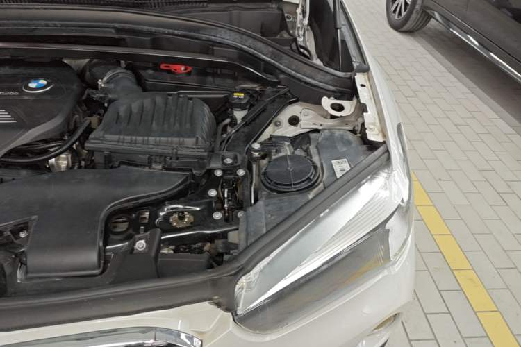 Used BMW X1 2016 sDrive18Li Fashion Model Engine Bay Left