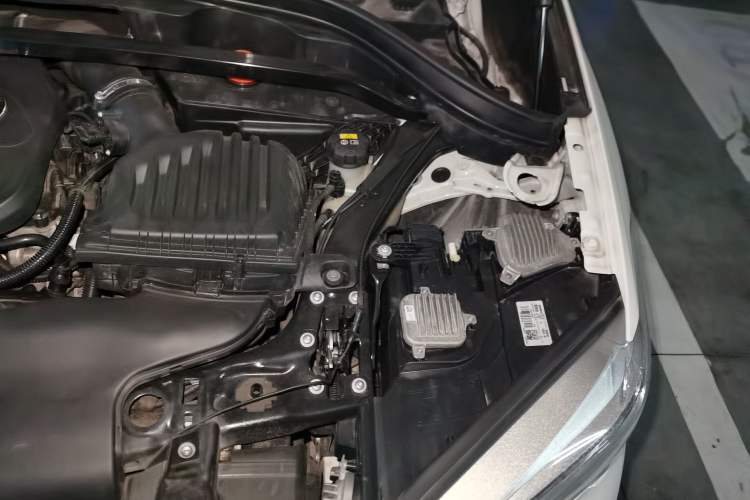 Used BMW X1 2016 sDrive18Li Premium Edition Engine Bay Left