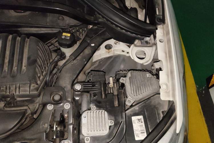 Used BMW X1 2016 sDrive18Li Premium Edition Engine Bay Left
